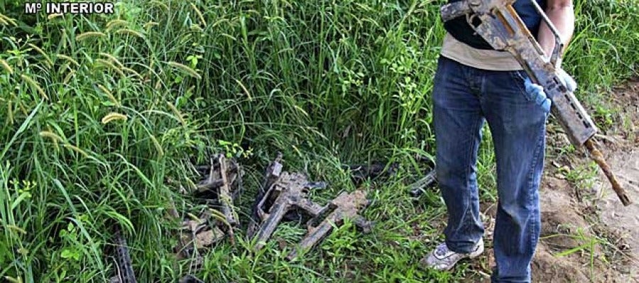 Fusiles encontrados en el río Fusiles encontrados en el río