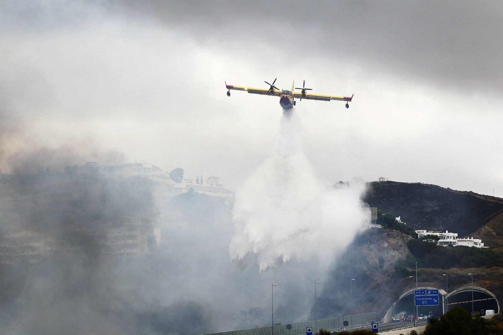 Elías Bendodo: 'El incendio está estabilizado y prácticamente controlado' Elías Bendodo: 'El incendio está estabilizado y prácticamente controlado'