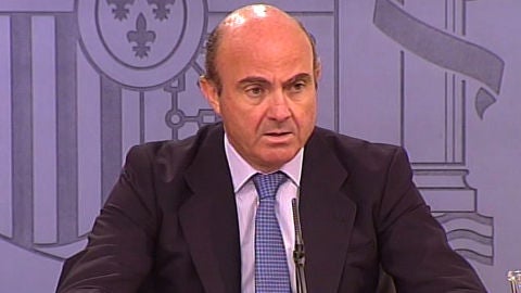 Luis de Guindos en rueda de prensa