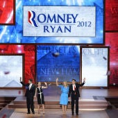 Mitt Romney y Paul Ryan, candidatos republicanos oficiales