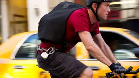 Un accidente en bici puede ser lo más normal circulando por la abarrotada Nueva York Un accidente en bici puede ser lo más normal circulando por la abarrotada Nueva York