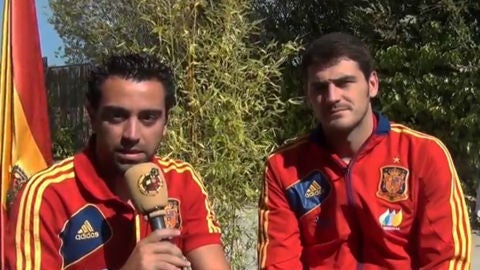 Iker Casillas y Xavi Hern&aacute;ndez agradecen el galard&oacute;n