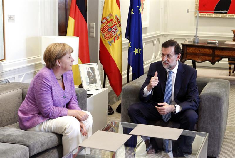Tea Party: Merkel, impresionada por las reformas en España Tea Party: Merkel, impresionada por las reformas en España