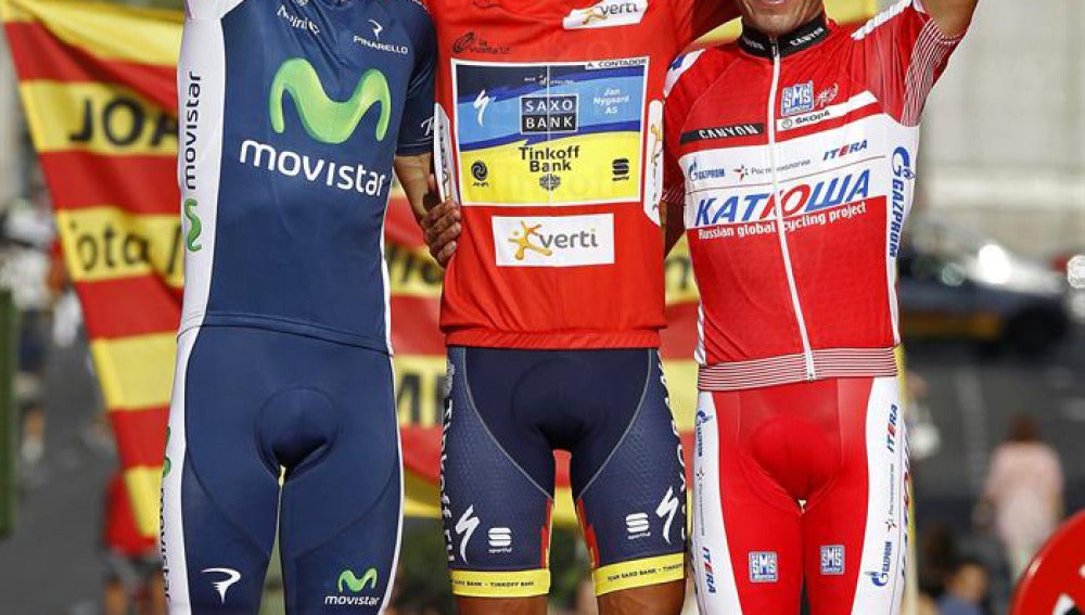 Podio de la Vuelta a España. Valverde, Contador y Purito, de izq. a dcha.