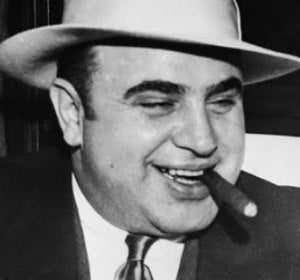 Al Capone es condenado a 11 años de cárcel por evasión de impuestos Al Capone es condenado a 11 años de cárcel por evasión de impuestos