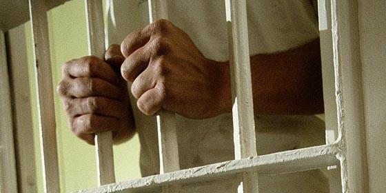 Condenado a 12 años de cárcel por abusos sexuales a su hijastra, a la que dejó embarazada Condenado a 12 años de cárcel por abusos sexuales a su hijastra, a la que dejó embarazada