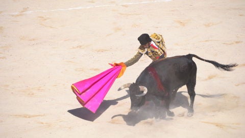 Hist&oacute;rica corrida de Jos&eacute; Tom&aacute;s en Nimes