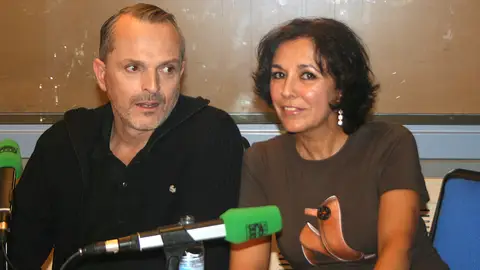 Miguel Bosé junto a Isabel Gemio en Onda Cero Miguel Bosé junto a Isabel Gemio en Onda Cero