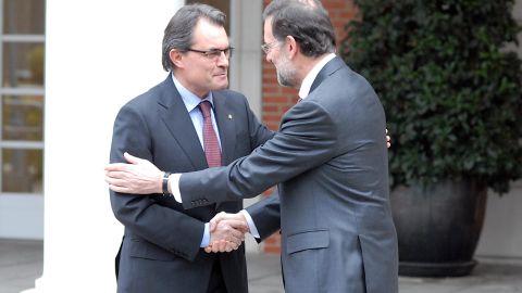 Rajoy y Mas apret&oacute;n de manos