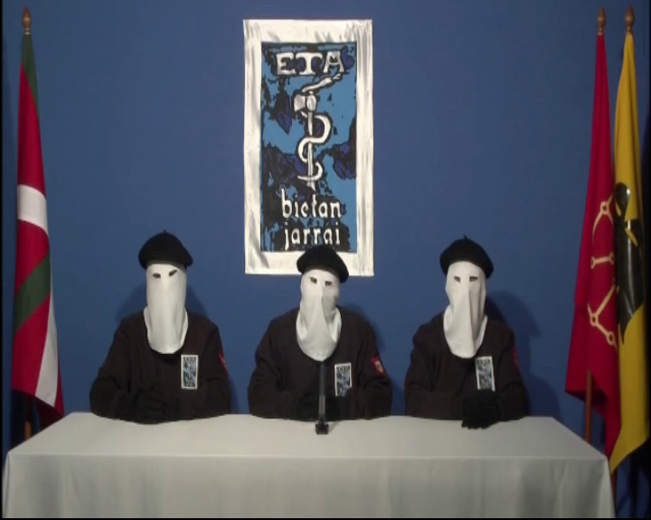 La tertulia: El desarme de ETA y su estrategia política La tertulia: El desarme de ETA y su estrategia política