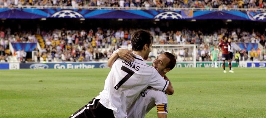 Jonas celebra su tanto con Soldado Jonas celebra su tanto con Soldado