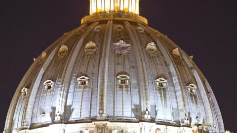 C&uacute;pula de la bas&iacute;lica de San Pedro en Roma