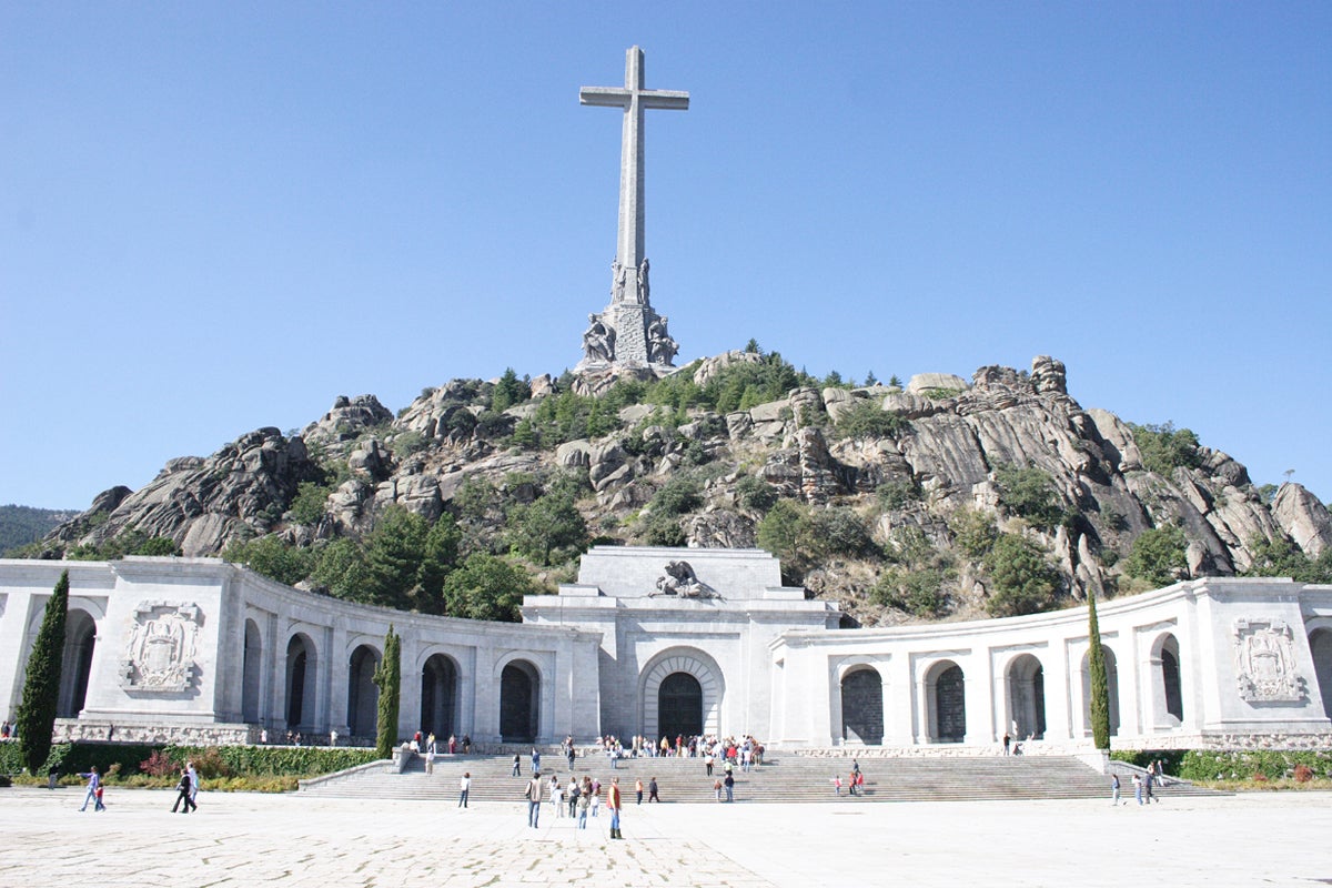 El Gabinete: ¿Se deben o no exhumar los restos de Franco del Valle de los Caídos? El Gabinete: ¿Se deben o no exhumar los restos de Franco del Valle de los Caídos?