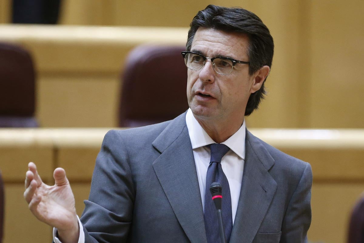 José Manuel Soria: 'Pongo la mano en el fuego por Mariano Rajoy porque confío plenamente en él' José Manuel Soria: 'Pongo la mano en el fuego por Mariano Rajoy porque confío plenamente en él'