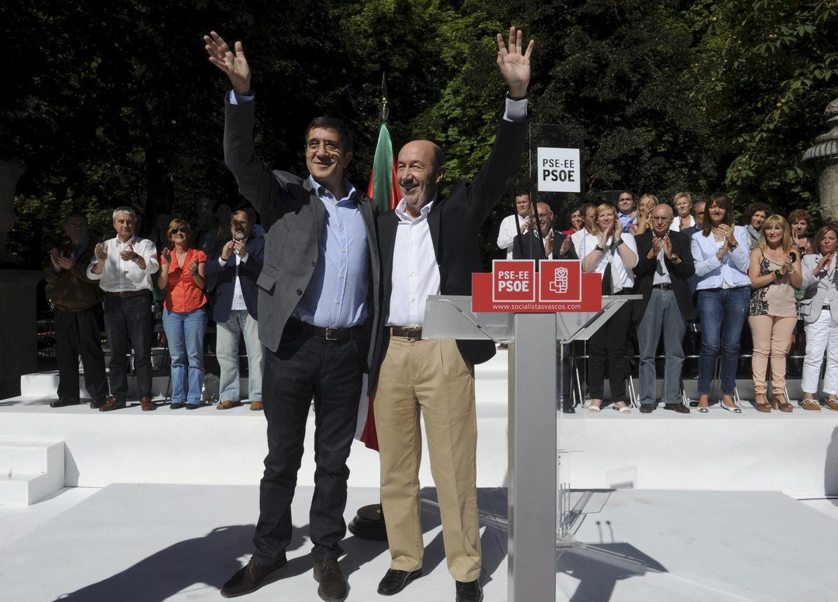 La tertulia: Patxi López podría presentarse a las primarias La tertulia: Patxi López podría presentarse a las primarias