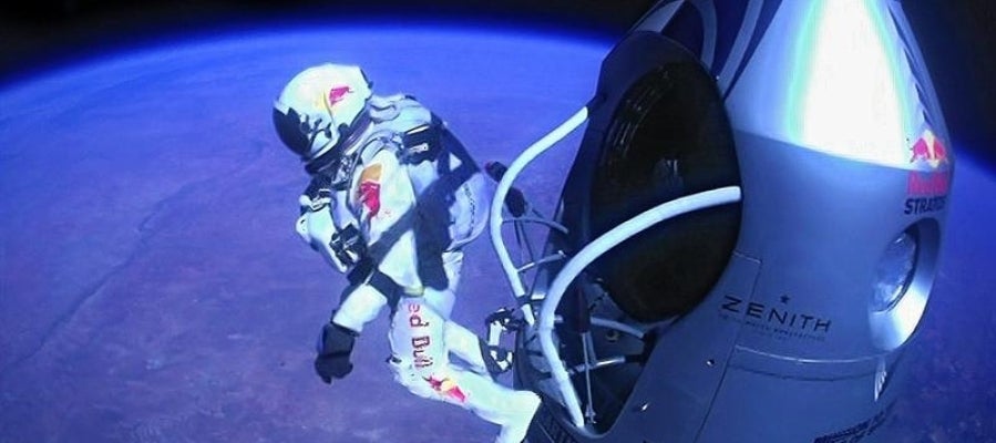 Felix Baumgartner durante su salto estratosférico Felix Baumgartner durante su salto estratosférico