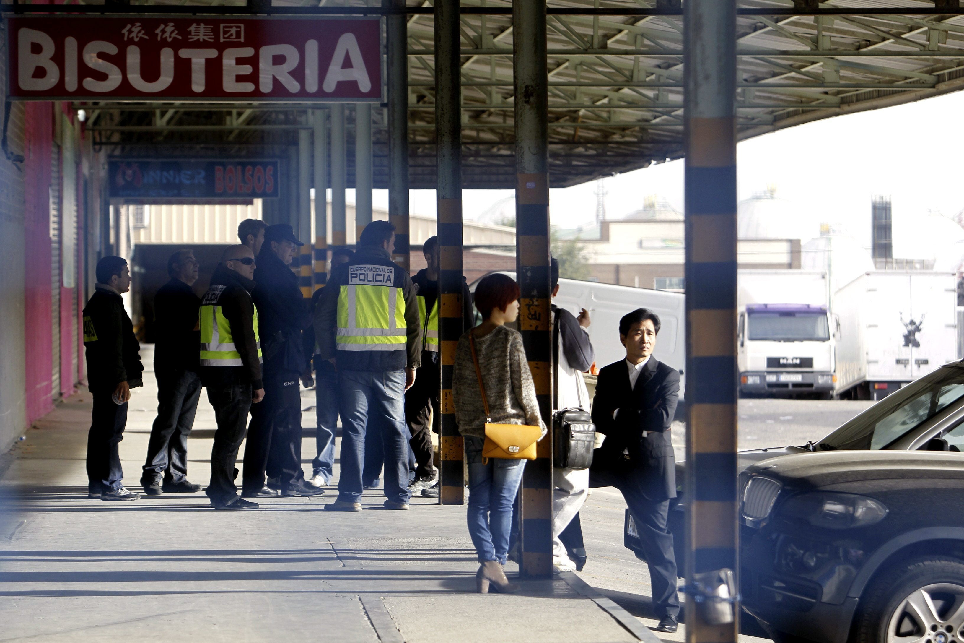 Los Fósforos: Negocio chino Los Fósforos: Negocio chino