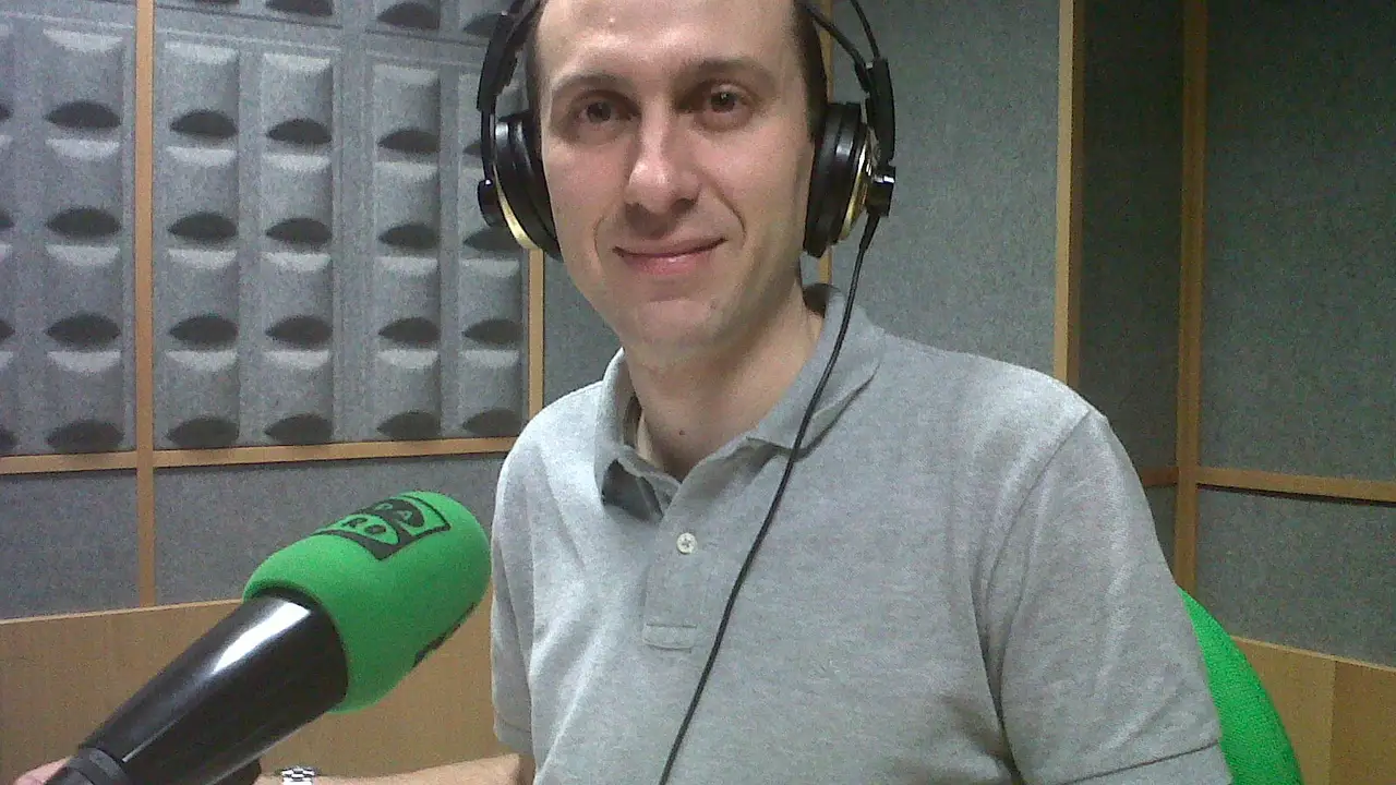 Javier Saralegui en estudio Javier Saralegui en estudio