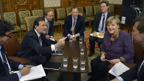 Rajoy mantiene un encuentro con Merkel en Bucarest