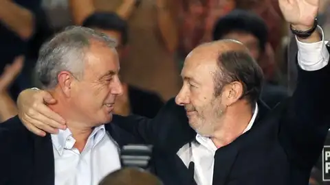 Pachi Vázquez, respaldado por Alfredo Pérez Rubalcaba Pachi Vázquez, respaldado por Alfredo Pérez Rubalcaba