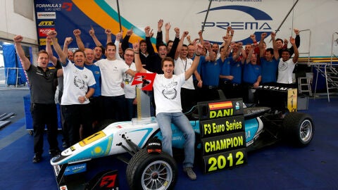 Juncadella junto a su equipo