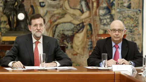 Rajoy con Cristóbal Montoro tras la reunión con la Agencia Tributaria Rajoy con Cristóbal Montoro tras la reunión con la Agencia Tributaria