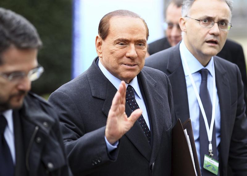 Tea Party con Arcadi Espada: ‘Europa tiembla con Berlusconi’ Tea Party con Arcadi Espada: ‘Europa tiembla con Berlusconi’