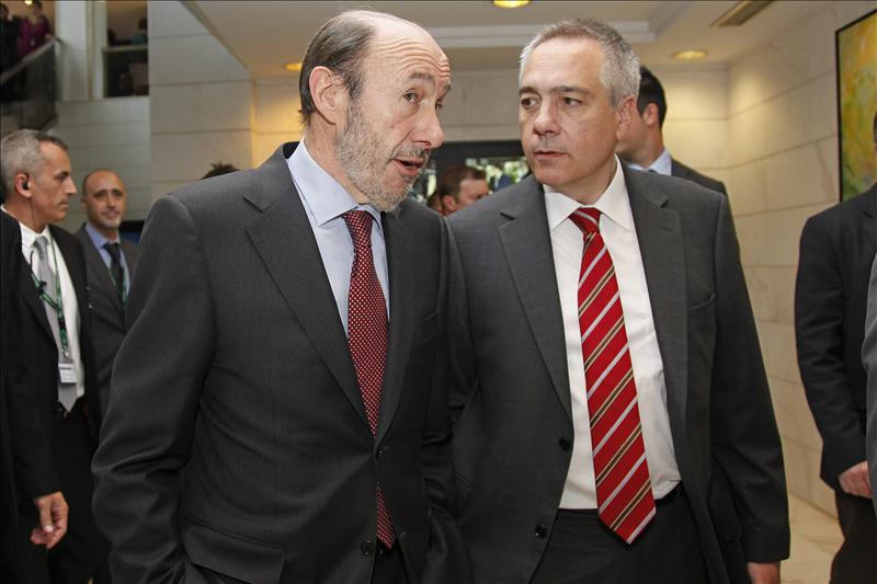 'Enemigos, adversarios y compañeros de partido' . Los últimos son los más peligrosos. 'Enemigos, adversarios y compañeros de partido' . Los últimos son los más peligrosos.
