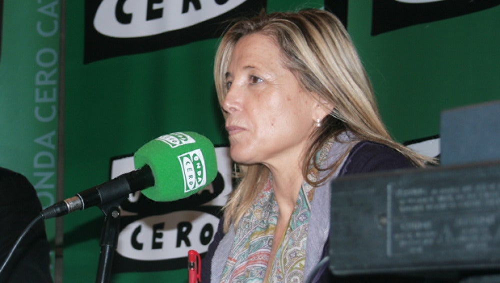 Joana Ortega a punt de contestar a les preguntes de 'El Candidat'