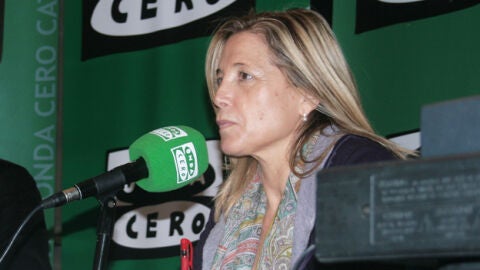 Joana Ortega a punt de contestar a les preguntes de 'El Candidat'