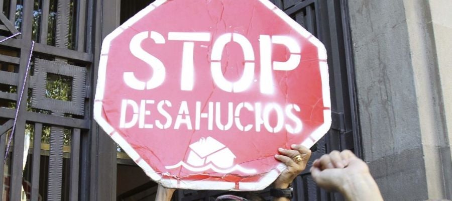 Cartel a favor de parar los desahucios Cartel a favor de parar los desahucios