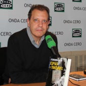 Fernando Rueda nos presenta 'Espías y traidores'