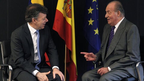 El Rey con el presidente colombiano en la Cumbre Iberoamericana