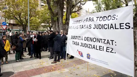Manifestación para pedir que no se apliquen la tasas judiciales Manifestación para pedir que no se apliquen la tasas judiciales