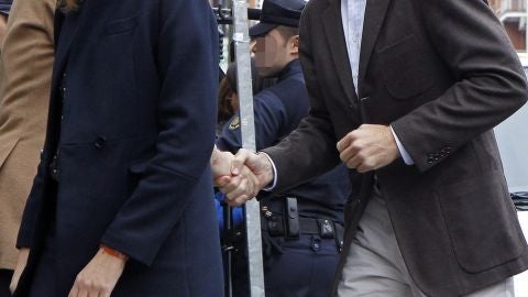 La infanta Cristina e I&ntilde;aki Urdangar&iacute;n visitan al Rey