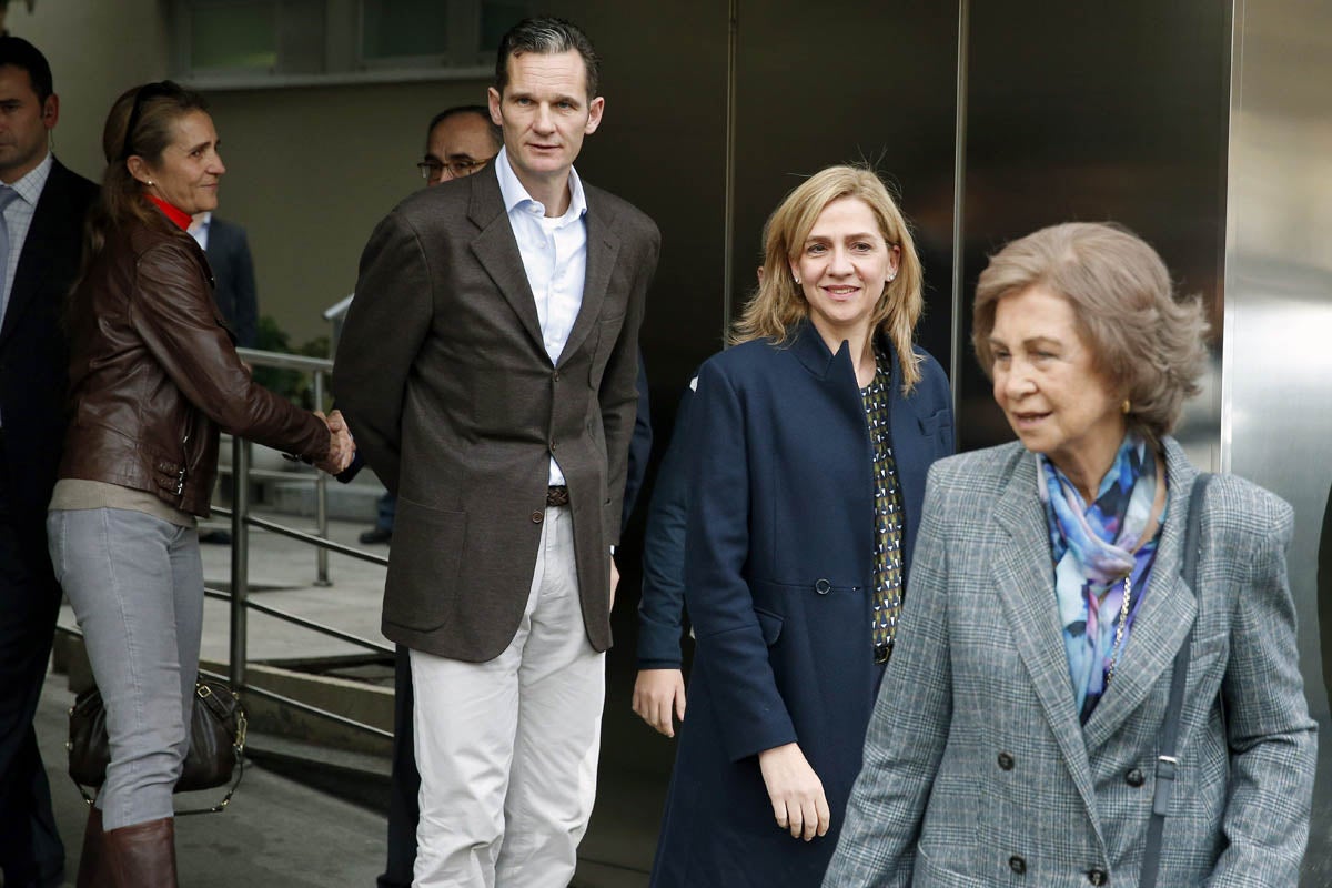 Cotis con Enrique de Miguel: 'Toda la familia real visita al rey' Cotis con Enrique de Miguel: 'Toda la familia real visita al rey'