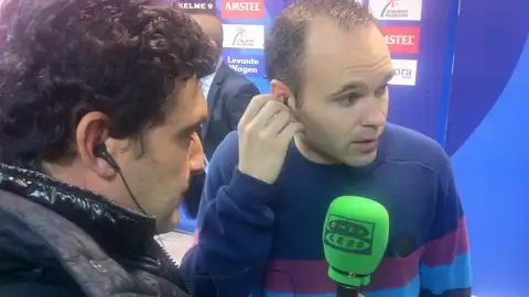 Andrés Iniesta con Alfredo Martínez Andrés Iniesta con Alfredo Martínez