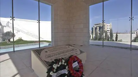 Exhuman los restos del líder palestino Yasir Arafat Exhuman los restos del líder palestino Yasir Arafat