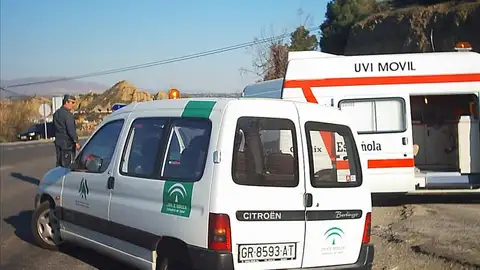 Efectivos de emergencias en Granada Efectivos de emergencias en Granada