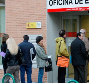 Cola en una oficina del INEM Cola en una oficina del INEM