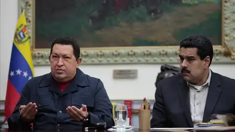 Hugo Chávez junto al vicepresidente, Nicolás Maduro Hugo Chávez junto al vicepresidente, Nicolás Maduro