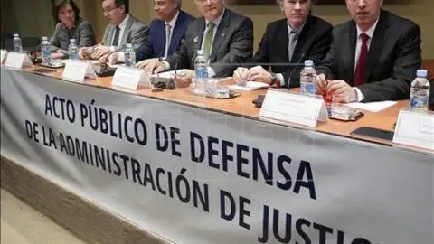Jueces y fiscales pararan una hora en toda España contra la reforma de la justicia Jueces y fiscales pararan una hora en toda España contra la reforma de la justicia