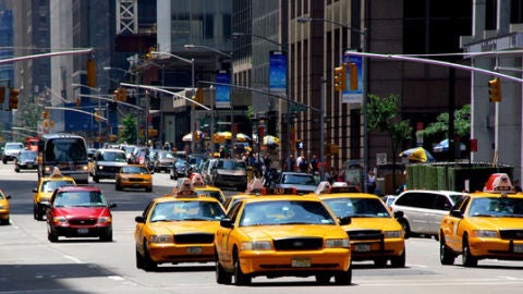 Los t&iacute;picos taxis amarillos de Nueva York