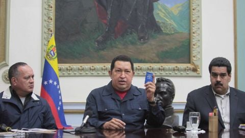 Hugo Ch&aacute;vez antes de ser intervenido, junto a Nicol&aacute;s Maduro