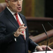 El portavoz parlamentario de CiU Duran Lleida durante su intervención en la sesión de control al Gobierno.