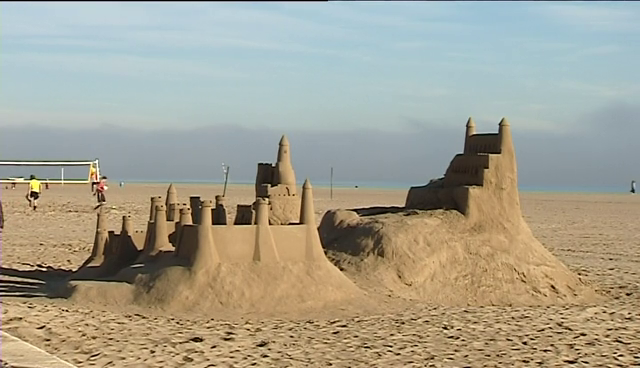Benidorm no permitirá la realización de esculturas de arena en sus playas Benidorm no permitirá la realización de esculturas de arena en sus playas