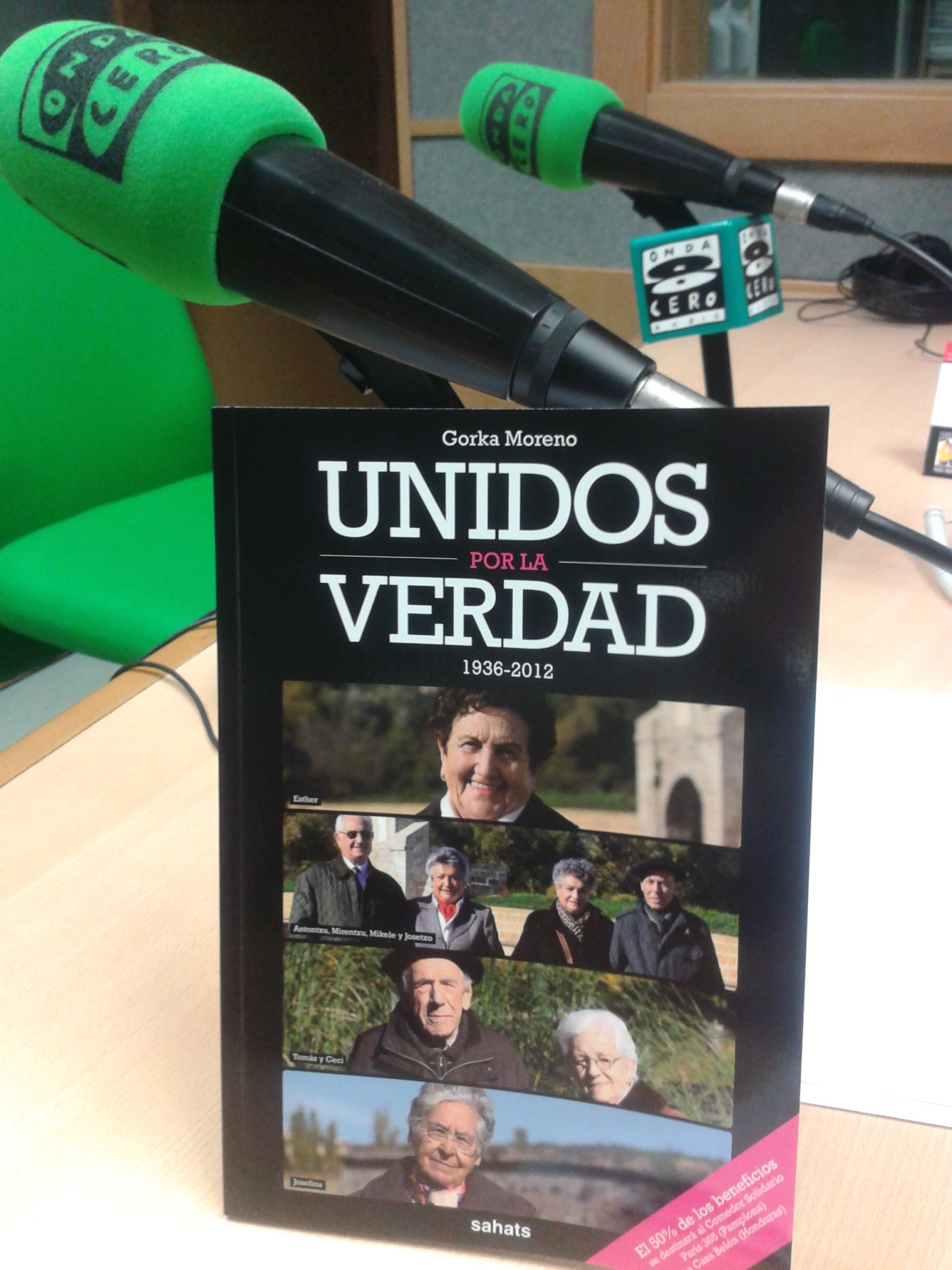 Luces de Navidad 26/12: El periodista pamplones Gorka Moreno presenta su libro "UNIDOS POR LA VERDAD. 1936-2012" Luces de Navidad 26/12: El periodista pamplones Gorka Moreno presenta su libro "UNIDOS POR LA VERDAD. 1936-2012"