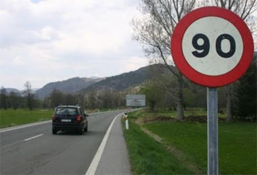 La DGT pone en marcha la campaña informativa sobre la reducción de velocidad en carreteras convencionales La DGT pone en marcha la campaña informativa sobre la reducción de velocidad en carreteras convencionales
