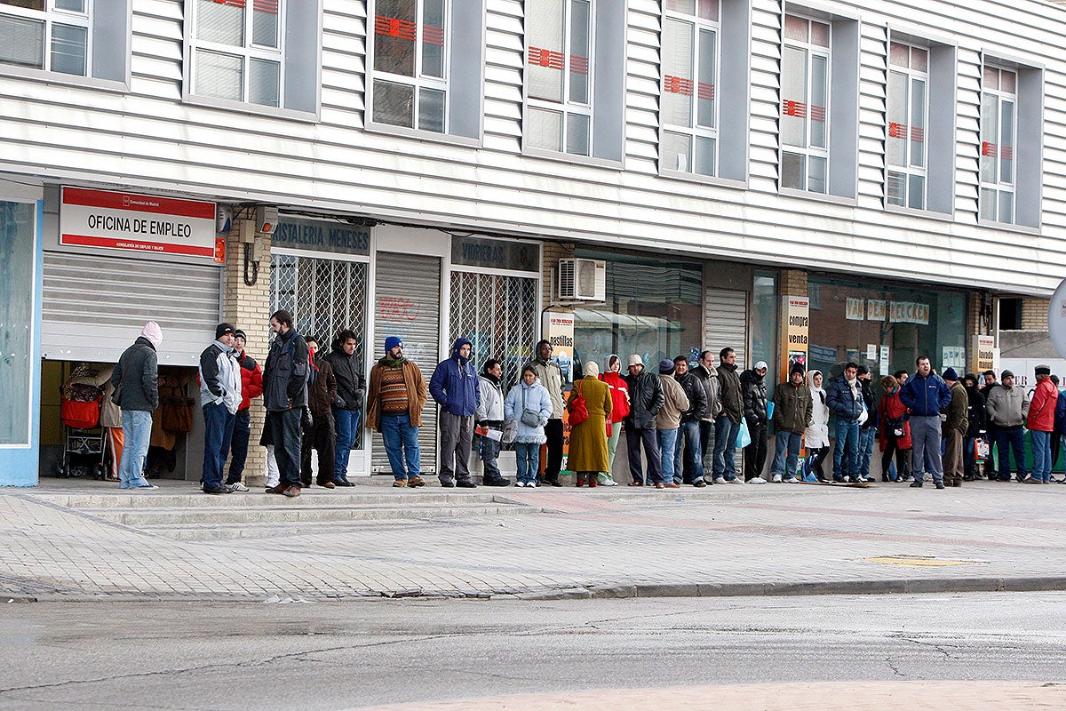 El paro baja en Extremadura en el mes de abril en 3.841 personas respecto al mes de marzo El paro baja en Extremadura en el mes de abril en 3.841 personas respecto al mes de marzo