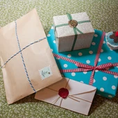 Cómo envolver regalos de forma exclusiva. Cómo envolver regalos de forma exclusiva.